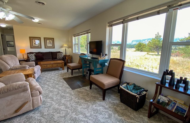 Elk Suite at Rocky Mountain Front - comfortable adventure - Harmony in paradise