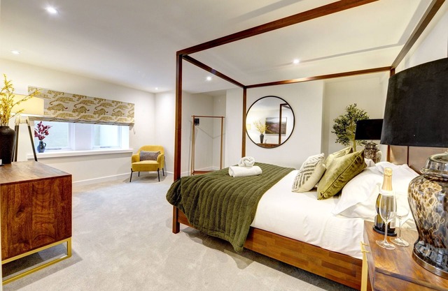 Elmleigh Nook - Central Harrogate Apt with Parking