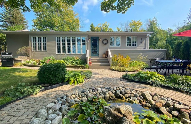 Elmslie Oasis - Stunning lake views - Private Lake Access