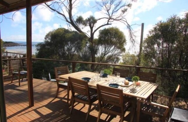 Emu Bay Stay - beach house in the dunes