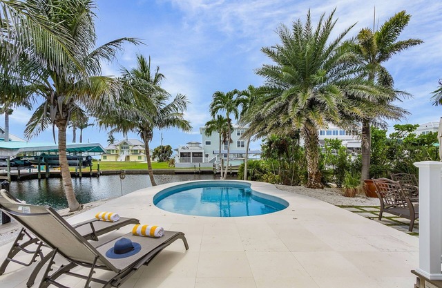 Enchanting Retreat - Pine Island Paradise - Roelens