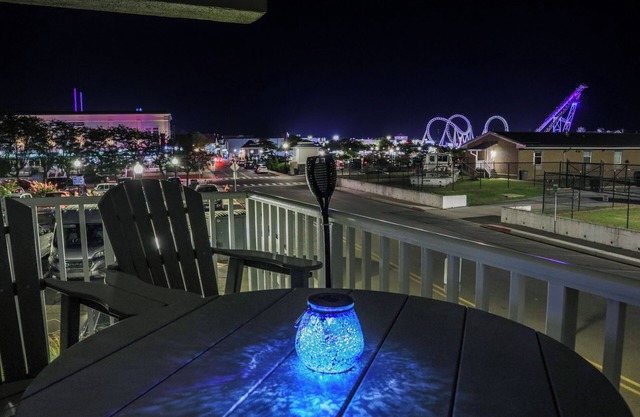 End Unit Condo at the Inlet, 2 Blocks to the Boardwalk
