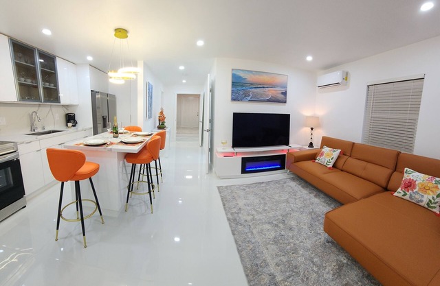 Enjoy a stylish experience at this centrally-located place.nnnn