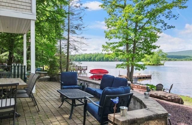 Enjoy lakefront comfort and beauty of all the seasons near the Poconos!