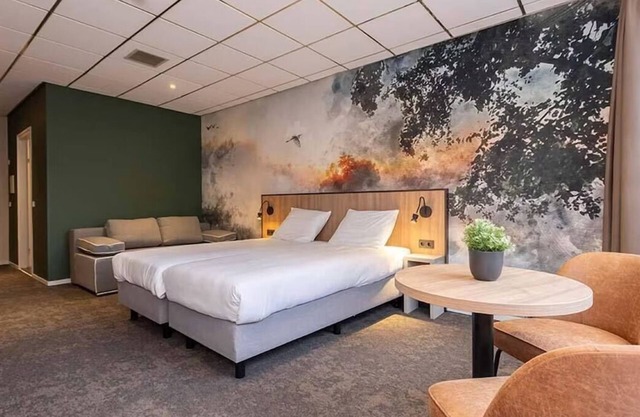 Enjoy Scenic Drenthe from a Serene Room Close to CBK Groningen