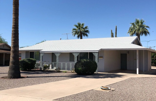 Enjoy the abundant AZ sunshine and sleep like royalty at night!