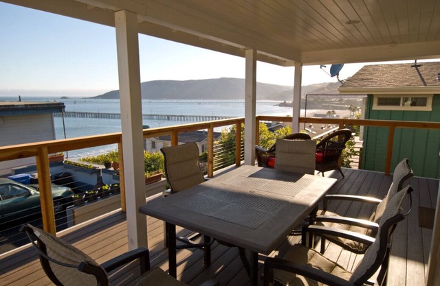 Enjoy the big ocean views, hear the waves crashing, enjoy the coastal vibe.