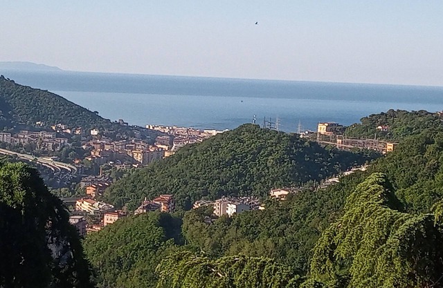 Entire accommodation, separate entrance in villa with sea view 7 m. from town