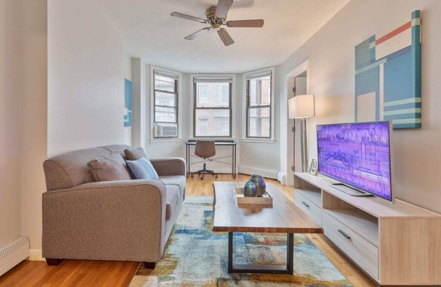 Entire Apt Near Wharf