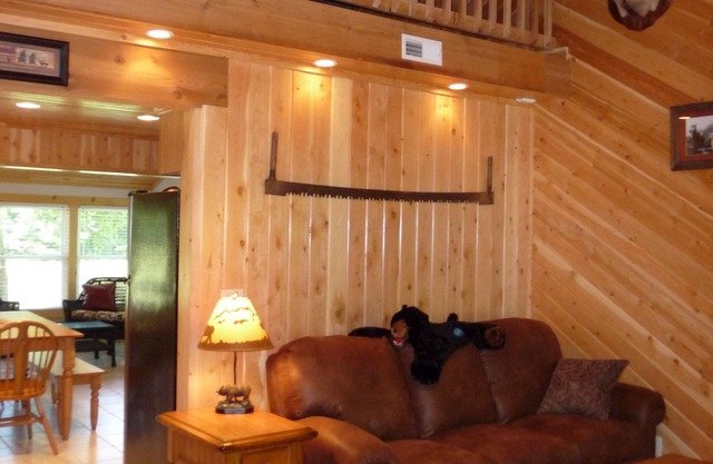 Escape from reality at Dry Creek Cabin!