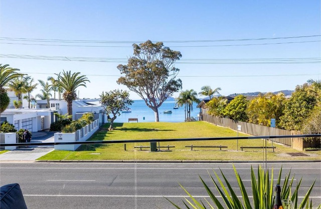Escape on Wanda, 188 Soldiers Point Rd - Spectacular views, Ducted Air Con, WiFi