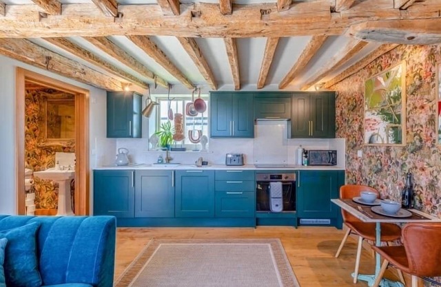Escape to a romantic countryside retreat on a working farm in the heart of Kent.