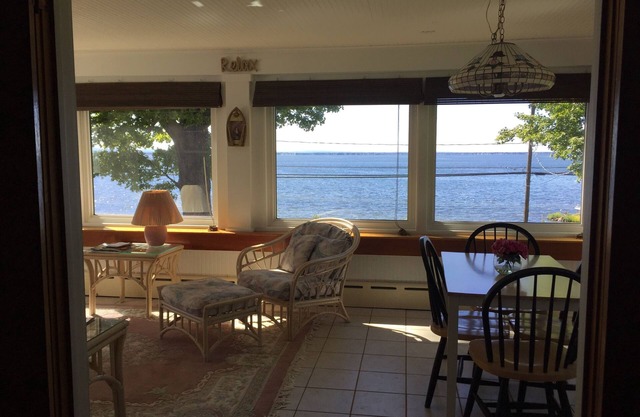 Escape To The Lake With Family and Friends! Beautiful Home on Oneida Lake!