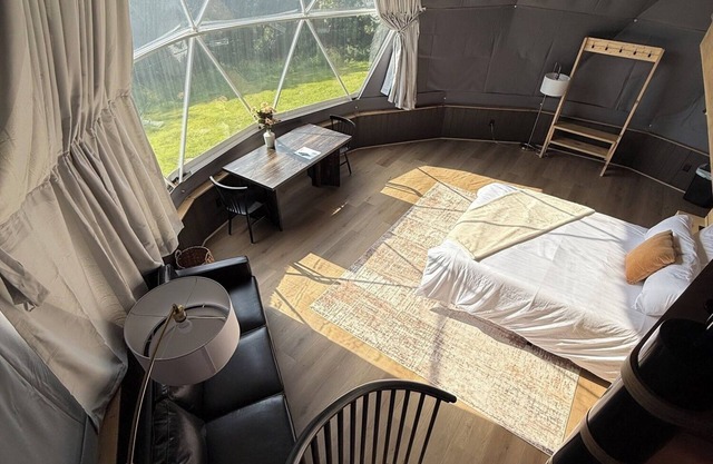 Escape to this glamorous camping Dome! 8 min from Ark!