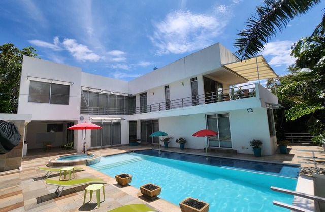 Espectacular Casa Privada con Piscina Carmen de Apicalá