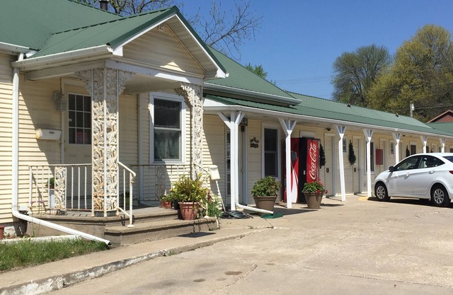 Evergreen Inn