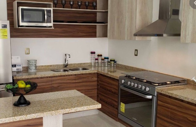 excelente casa cerca del bulevard