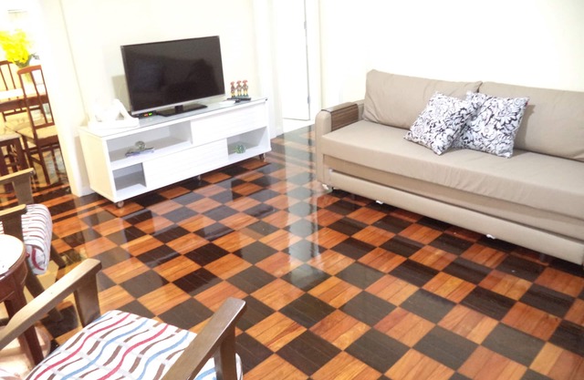 Excellent 3 bedrooms (up to 9 people), steps from Copacabana beach, air conditioning