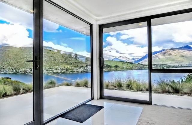 Executive Living in Bluewater