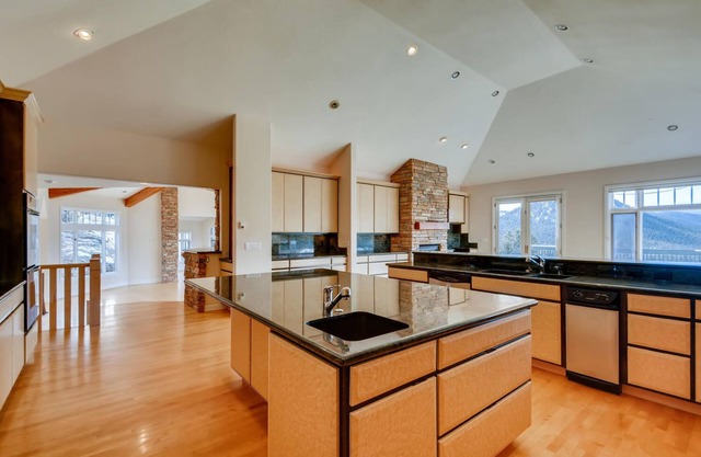 Executive Mountain Home ~ 6 mos min ~ Gated, Great Location, Views!