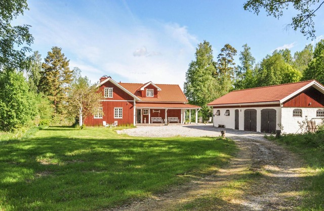 Experience a wonderful vacation in the middle of nature in this beautiful vacation home.