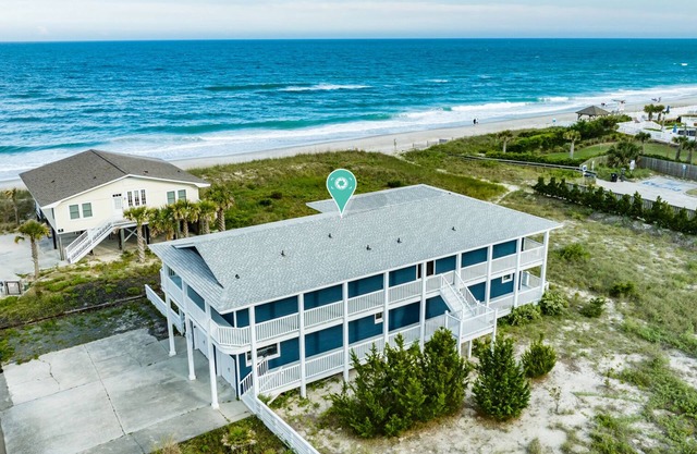 Experience island life with amazing views and easy beach access! 6BR, 5BA