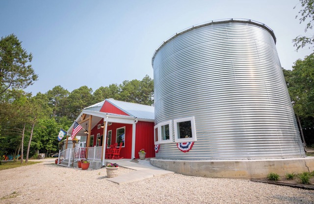 Experience Midwest at Hermann Grain Bins BNB and Retreat Center sleeps 16