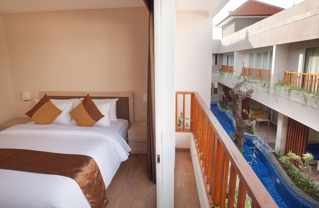Explore Nusa Lembongan by staying with us in bed side resort.