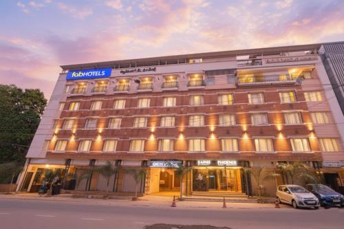 FabExpress Phoenix Resorts - Nr M Chinnaswamy Stadium