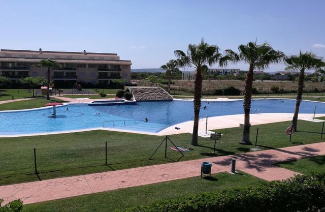 Fabuloso alojamiento compuesto por 4 chalets adosados de lujo en Panorámica Golf para 28 personas piscina con CIRCUITO SPA