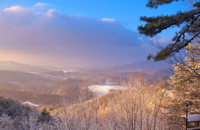 Fabulous Views, Very Private Mt., Screened Porch, Close to Town. Very Unique