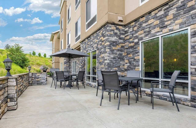 Fairfield Inn & Suites by Marriott Slippery Rock