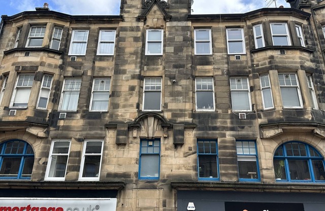 Falkirk City Centre Stylish 2 Bed Flat