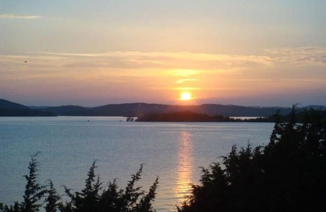 Fall Dates Open! Spectacular Lakefront! 2 King Beds-2 New Baths, What A View!