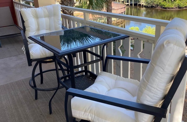FALL SPECIALS! 20% Off Rates -Very Spacious, 2 Master Suites