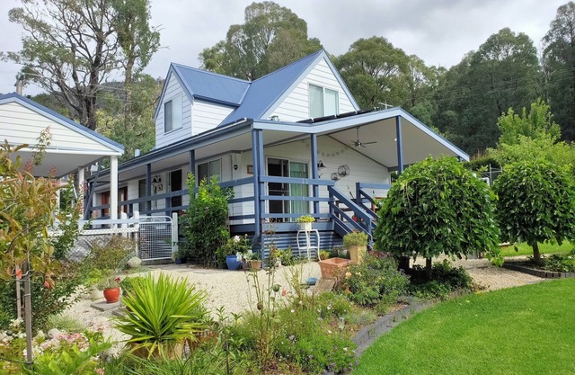 Falls Cottage - Spring time specials!