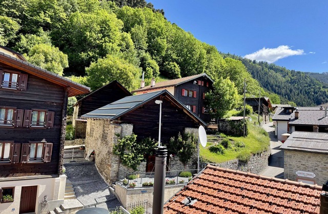 Family apartment in the village of Osco (TREMORGIO)