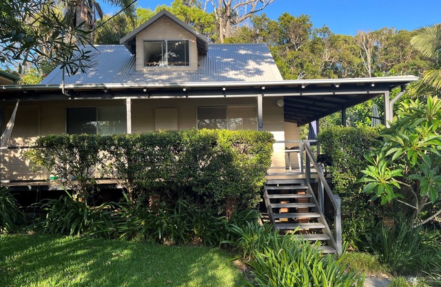 Family Beach house located in the heart of Blackhead, Furry friends welcomed
