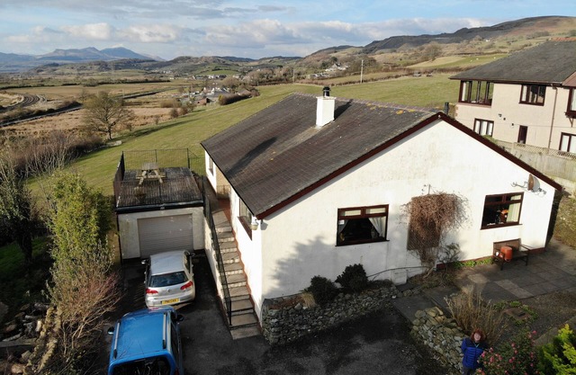 Family friendly bungalow, peaceful location, superb views
