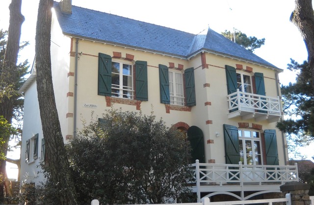 Family home 200m from a huge sandy beach, all shops within walking distance