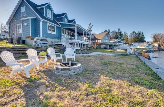 Family Home on Lake Newton with Deck and Fire Pit