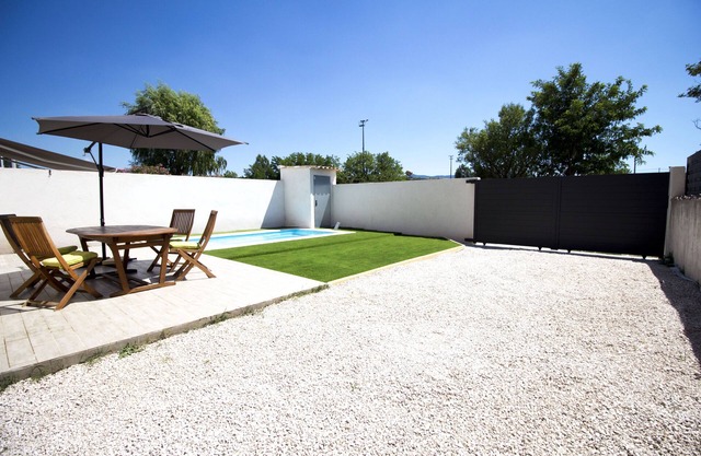 Family home with pool near Aix and Marseille