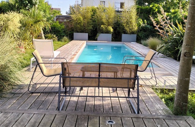 Family home with pool near beaches