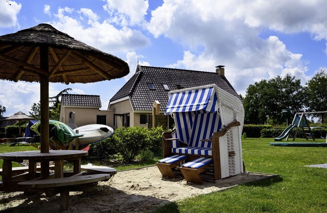 Family home with wellness and tour boat (seasonal)
