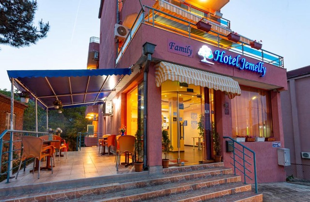Hotel 