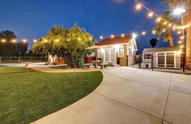 Family/Pet friendly home-Redlands-CA