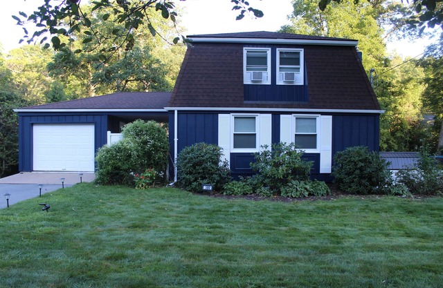 Family-themed home, Sleeps 14, Close to PSU. Quiet Neighborhood, 2.5 Baths,
