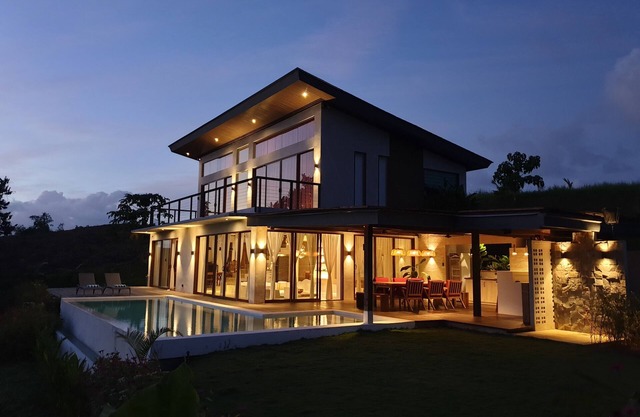 Family Villa & Presidential Infinity Pool close to Cloud 9 Surf Spot