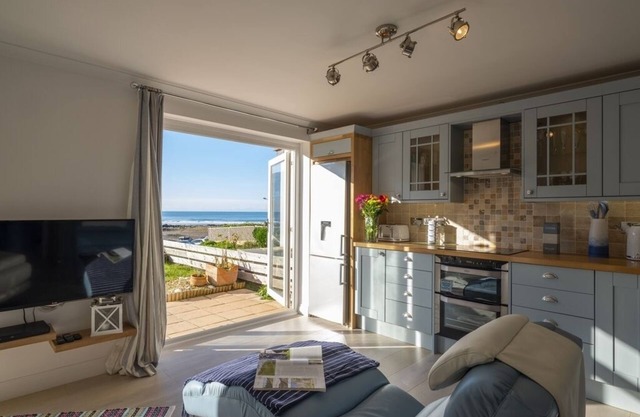 Fantastic Apartment 60m from the Beach