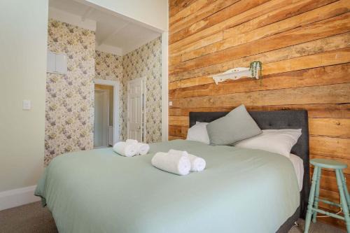 Farm Cottage just 10min from the City